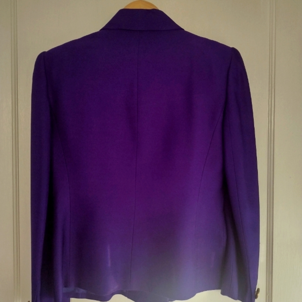 Vintage Silk Dana Buchman Blazer with matching skirt (can be sold separately) - Picture 7 of 13